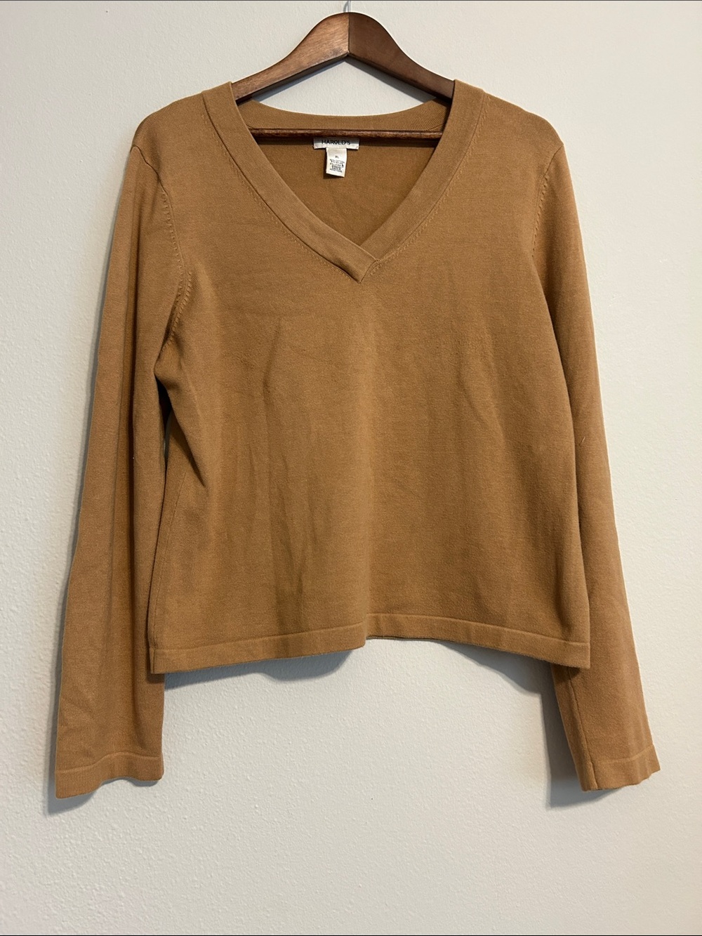 Vintage (Y2K) Harold’s Camel Knit V‑Neck Sweater – XL
